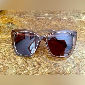 Diff sunglasses in rose gold.